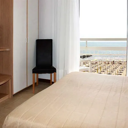 Astoria Otel 4*