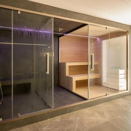 Astoria Otel 4*