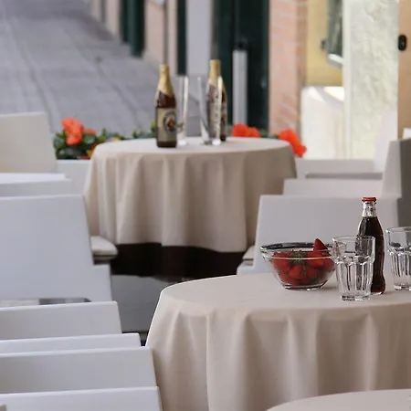 Astoria Hotel 4*