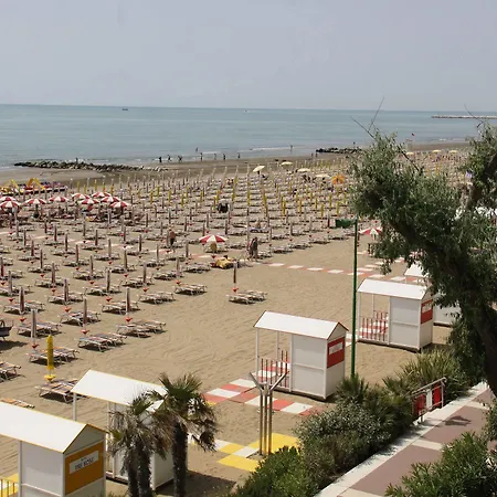 Astoria Otel 4*