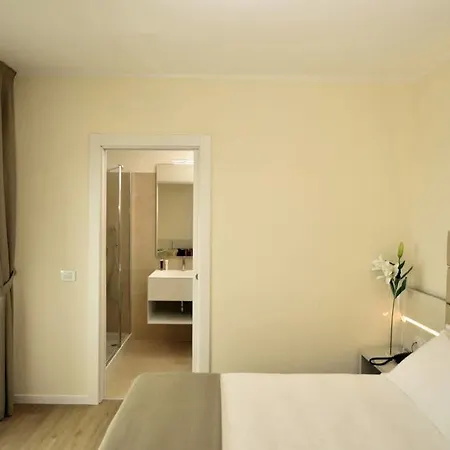 Astoria 4*